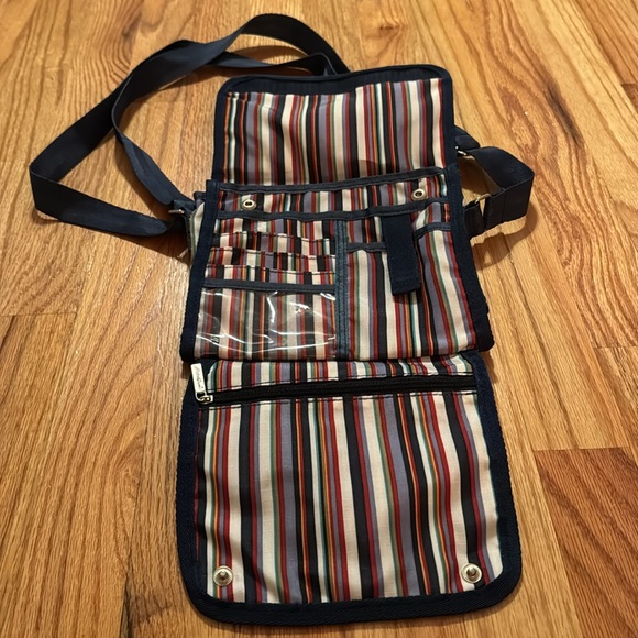 Eddie Bauer crossbody - Picture 4 of 7